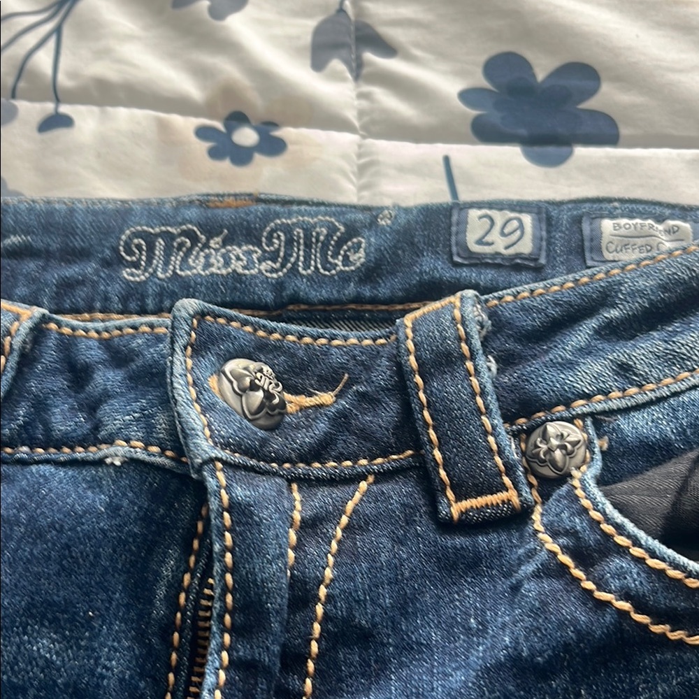 Dark Blue Distressed Denim Boyfriend cuffed capri

Gently worn maybe 2 times